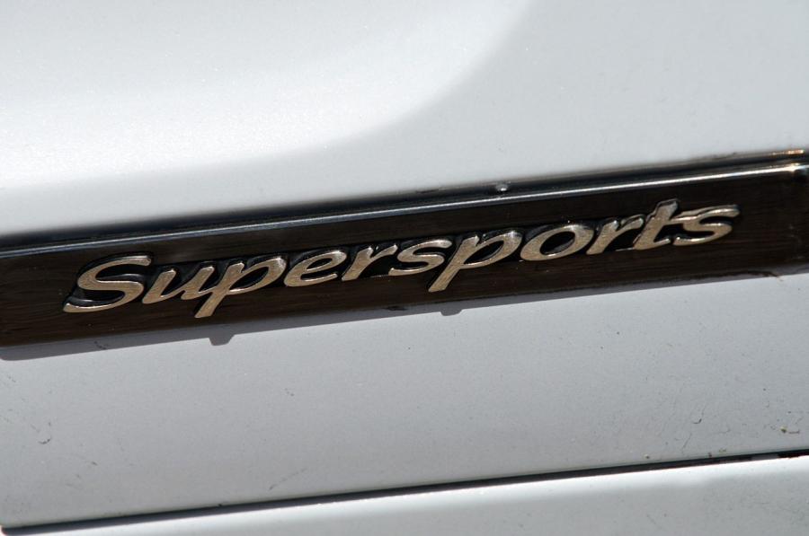 Логотип Bentley Continental SuperSports Convertible 2010 года  (фото 43 из 108)
